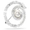 Broșă în formă de șarpe cu perle de cristal, tăieturi mixte, Anul Șarpelui, alb, placată cu rodiu Broșă în formă de șarpe cu perle de cristal, tăieturi mixte, Anul Șarpelui, alb, placată cu rodiu