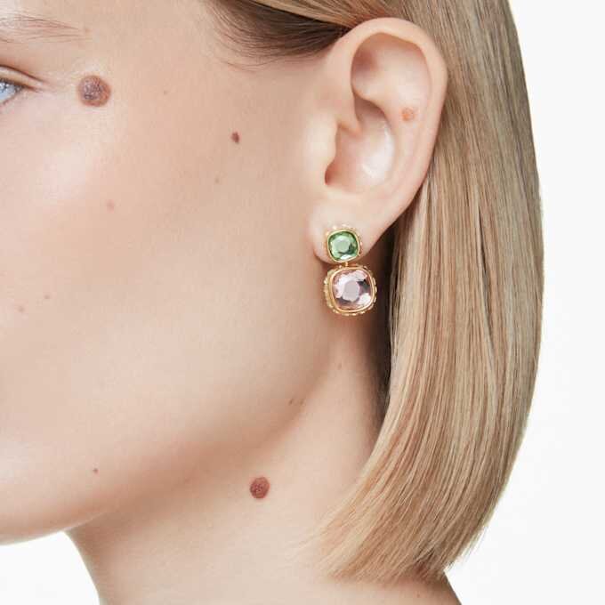 Cercei Chroma Drop cu tăietură în formă de pernă, multicolori, placati cu aur Cercei Chroma Drop cu tăietură în formă de pernă, multicolori, placati cu aur