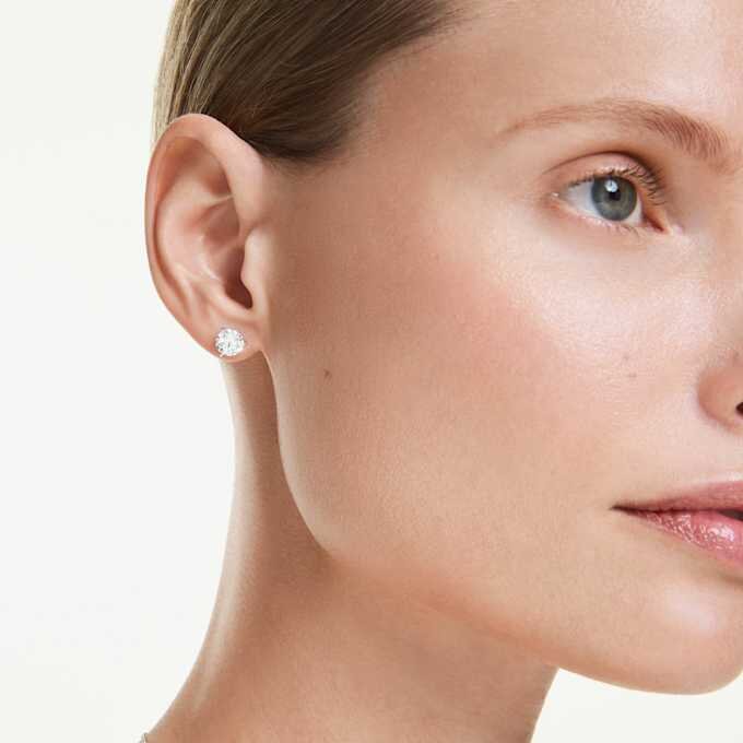 Cercei cu diamante de laborator „Eternity”, 2,0 carate în total, formă rotundă, aur alb de 14K Cercei cu diamante de laborator „Eternity”, 2,0 carate în total, formă rotundă, aur alb de 14K