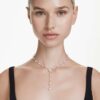 Colier Ariana Grande X Swarovski Y cu tăieturi mixte, perle de cristal, inimă, alb, placat cu rodiu Colier Ariana Grande X Swarovski Y cu tăieturi mixte, perle de cristal, inimă, alb, placat cu rodiu