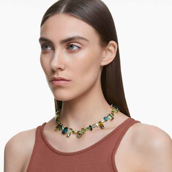 Colier Gema cu tăieturi mixte, verde, placat cu ton auriu Colier Gema cu tăieturi mixte, verde, placat cu ton auriu