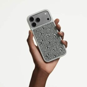 Husă de înaltă calitate pentru smartphone cu cristale cu fața plată, pentru iPhone® 17 Pro Max, nuanță argintie