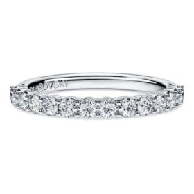 Inel cu bandă Eternity cu diamante create în laborator, 0,5 carate în total, formă rotundă, aur alb de 14K Inel cu bandă Eternity cu diamante create în laborator, 0,5 carate în total, formă rotundă, aur alb de 14K