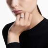 Inel Galaxy cu diamante create în laborator, 2 Ct Tw, formă rotundă, aur alb de 14K Inel Galaxy cu diamante create în laborator, 2 Ct Tw, formă rotundă, aur alb de 14K