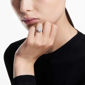 Inel Galaxy cu diamante create în laborator, 2 Ct Tw, formă rotundă, aur alb de 14K Inel Galaxy cu diamante create în laborator, 2 Ct Tw, formă rotundă, aur alb de 14K