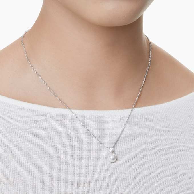 Pandantiv Matrix cu perlă de cristal, tăietură rotundă, alb, placat cu rodiu Pandantiv Matrix cu perlă de cristal, tăietură rotundă, alb, placat cu rodiu